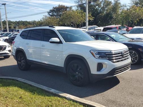 2024 Volkswagen Atlas 2.0T SE w/Technology