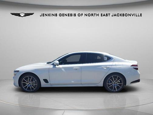 Uyuni White 2026 Genesis G70 2.5T Prestige