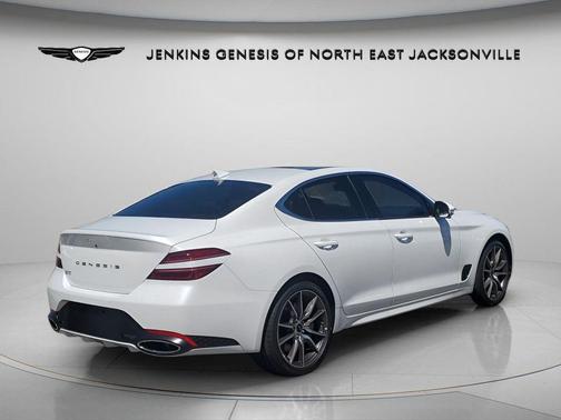 Uyuni White 2026 Genesis G70 2.5T Prestige