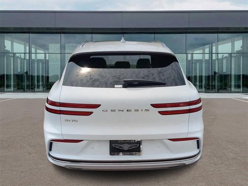 2026 Genesis Electrified GV70 Standard