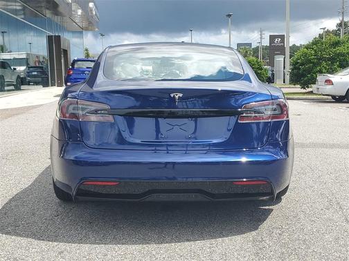 2022 Tesla Model S Base