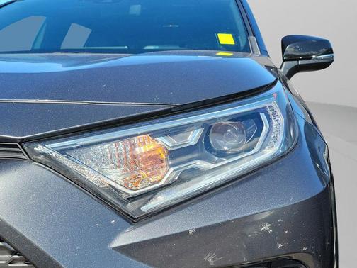 Magnetic Gray Metallic 2020 Toyota RAV4 Hybrid XSE