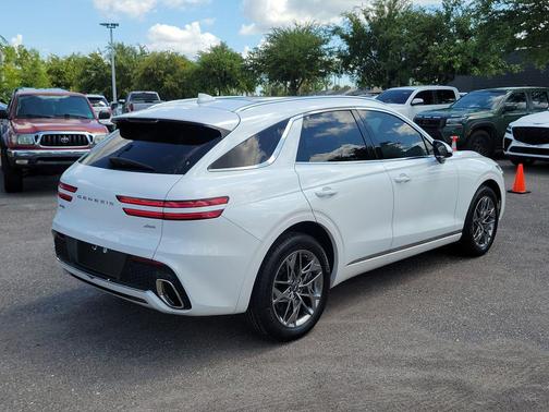 Uyuni White 2025 Genesis GV70 2.5T