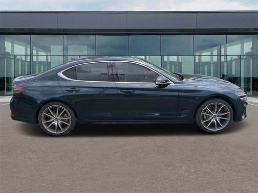 2022 Genesis G70 2.0T