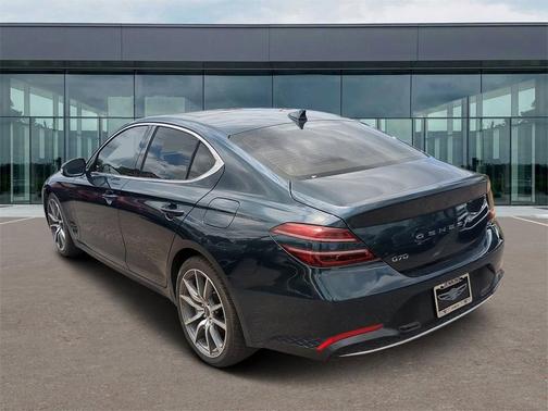 2022 Genesis G70 2.0T
