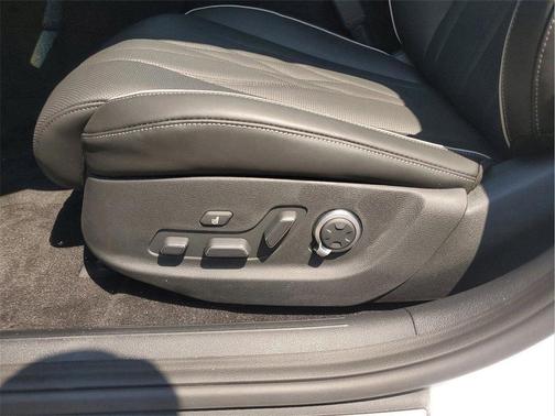 2023 Genesis Electrified G80 Base