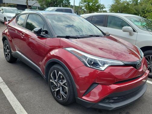 Pearl 2019 Toyota C-HR XLE