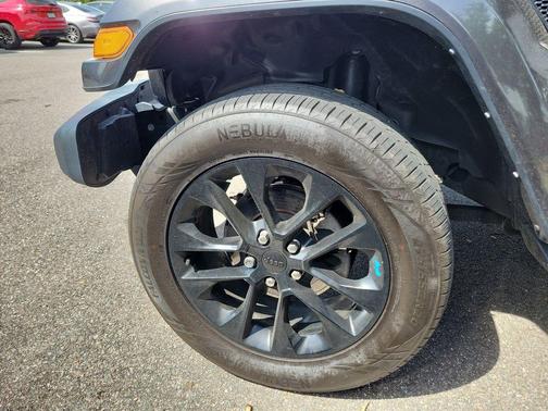 Granite Crystal Clearcoat Metallic 2022 Jeep Wrangler Unlimited 4xe Sahara