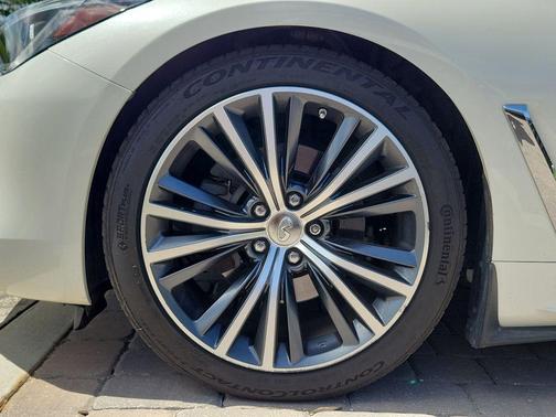 Majestic White 2019 INFINITI Q60 3.0t LUXE