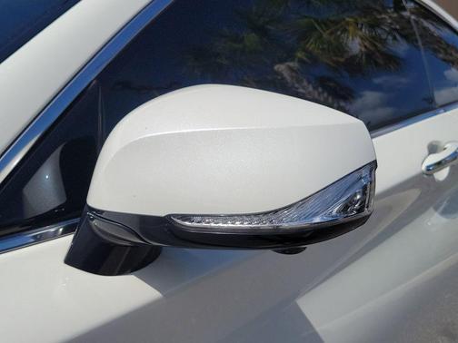 Majestic White 2019 INFINITI Q60 3.0t LUXE
