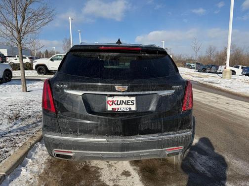 2022 Cadillac XT5 Premium Luxury