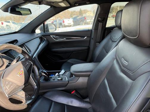 2022 Cadillac XT5 Premium Luxury