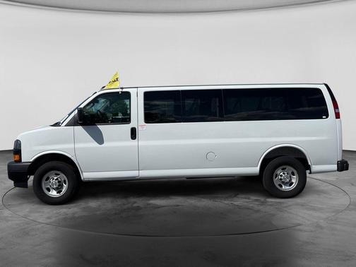 Summit White 2025 Chevrolet Express 3500 RWD 3500 Extended Wheelbase LS