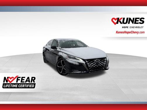 2024 Nissan Altima SR FWD