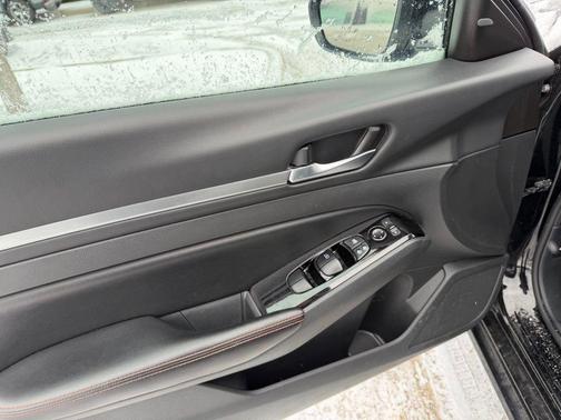 2024 Nissan Altima SR FWD