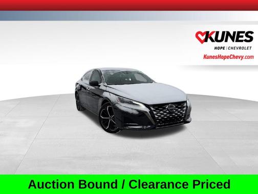 Super Black 2024 Nissan Altima SR FWD