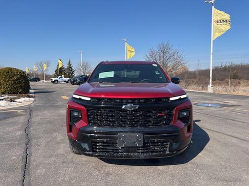Radiant Red Tintcoat 2024 Chevrolet Traverse RS