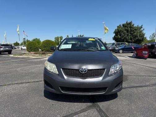 Magnetic Gray Metallic 2009 Toyota Corolla LE