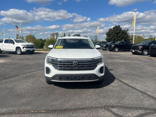 2025 Volkswagen Atlas 2.0T SE w/Technology 4MOTION