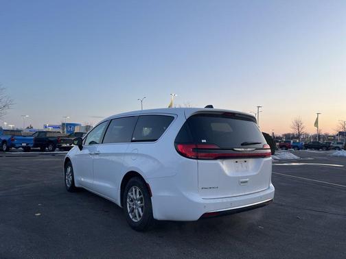 Bright White Clearcoat 2024 Chrysler Pacifica Touring L