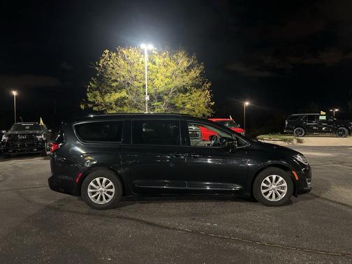 2018 Chrysler Pacifica Touring-L
