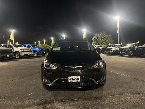 2018 Chrysler Pacifica Touring-L