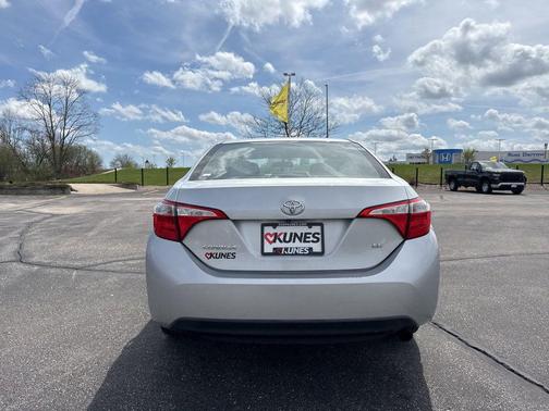 Classic Silver Metallic 2014 Toyota Corolla LE
