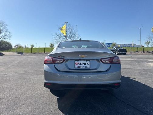Sterling Gray Metallic 2024 Chevrolet Malibu FWD 2LT
