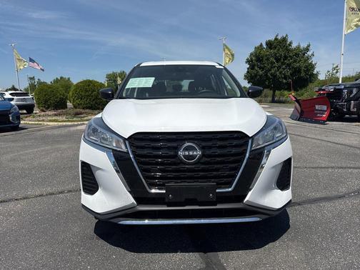 Fresh Powder 2025 Nissan Kicks S