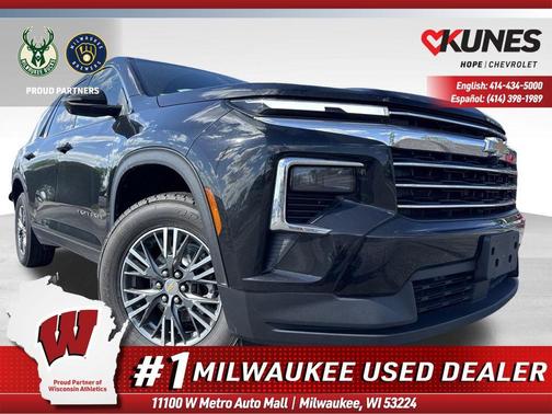 Mosaic Black Metallic 2024 Chevrolet Traverse LT
