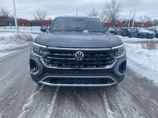 2025 Volkswagen Atlas Cross Sport 2.0T SE w/Technology 4MOTION