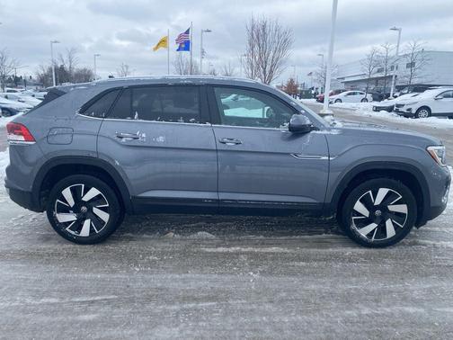 2025 Volkswagen Atlas Cross Sport 2.0T SE w/Technology 4MOTION