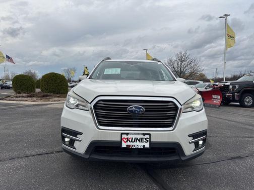 Crystal White Pearl 2020 Subaru Ascent Limited 8-Passenger