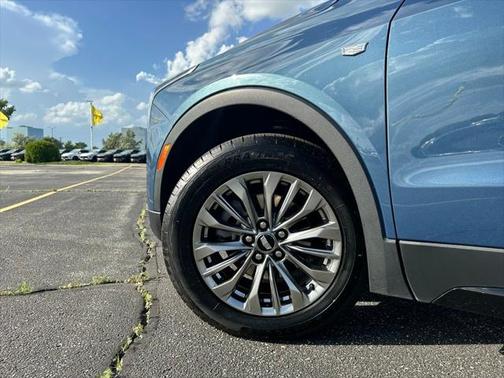 2024 Cadillac XT4 Premium Luxury
