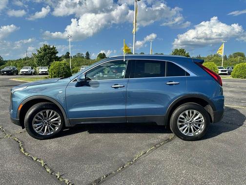 2024 Cadillac XT4 Premium Luxury