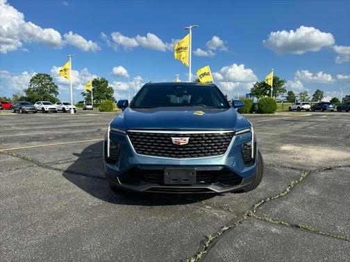 2024 Cadillac XT4 Premium Luxury