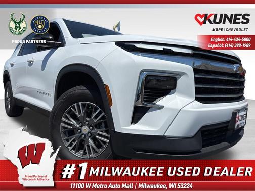 Summit White 2026 Chevrolet Traverse LT