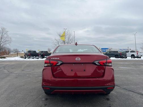 2025 Nissan Versa 1.6 SV