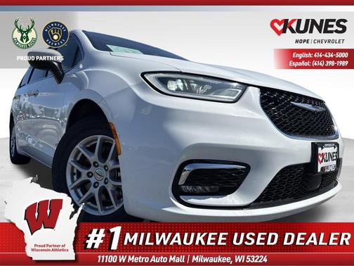 Bright White Clearcoat 2023 Chrysler Pacifica Touring L