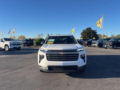 2024 Chevrolet Traverse LT