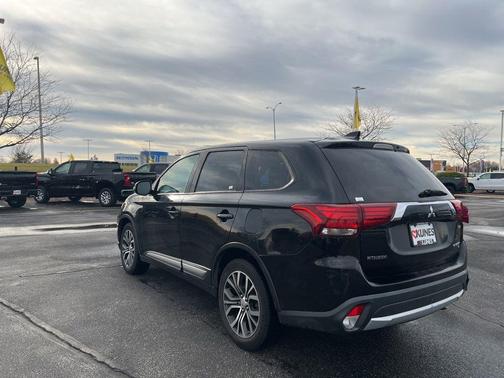 2017 Mitsubishi Outlander SE