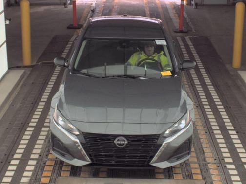 Gun Metallic 2024 Nissan Altima 2.5 SV