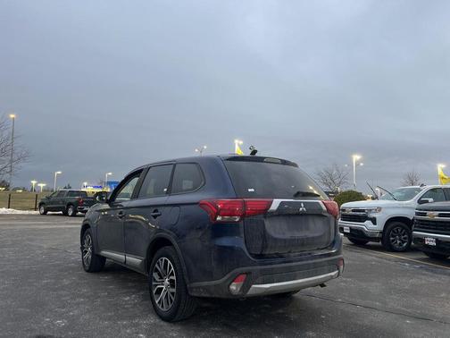 2018 Mitsubishi Outlander ES