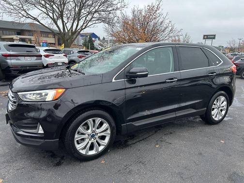 2022 Ford Edge Titanium