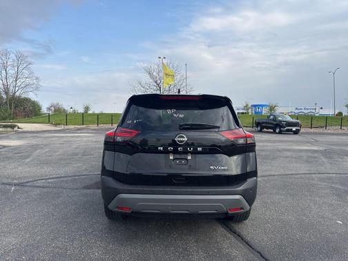 Super Black 2023 Nissan Rogue SV