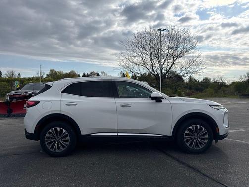 Summit White 2024 Buick Envision Preferred AWD