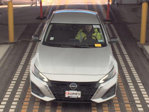 Brilliant Silver Metallic 2024 Nissan Altima 2.5 SV