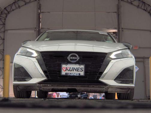 Brilliant Silver Metallic 2024 Nissan Altima 2.5 SV