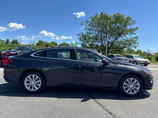 Dark Ash Metallic 2023 Chevrolet Malibu FWD 1LT