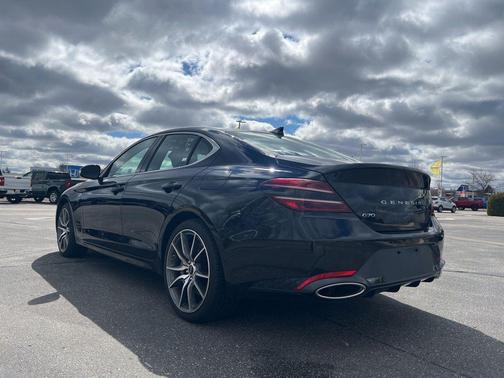 2025 Genesis G70 2.5T RWD